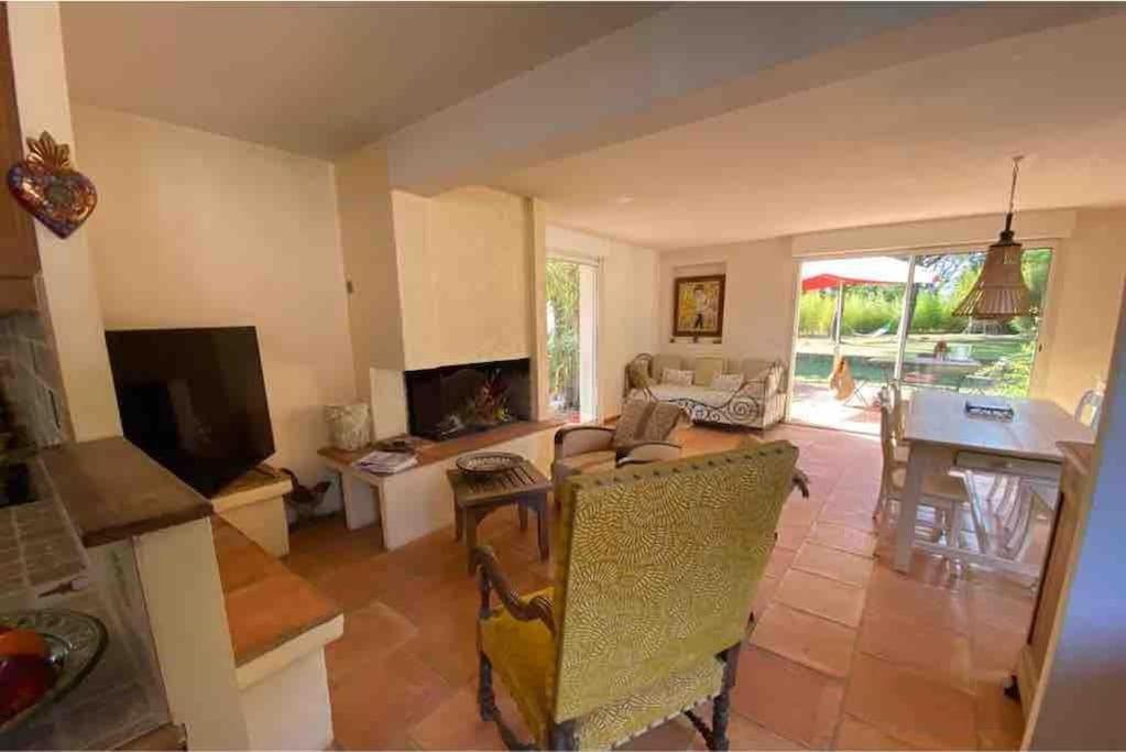 Petit Mas Calme Typique Du Sud ! Villa Valergues Dış mekan fotoğraf